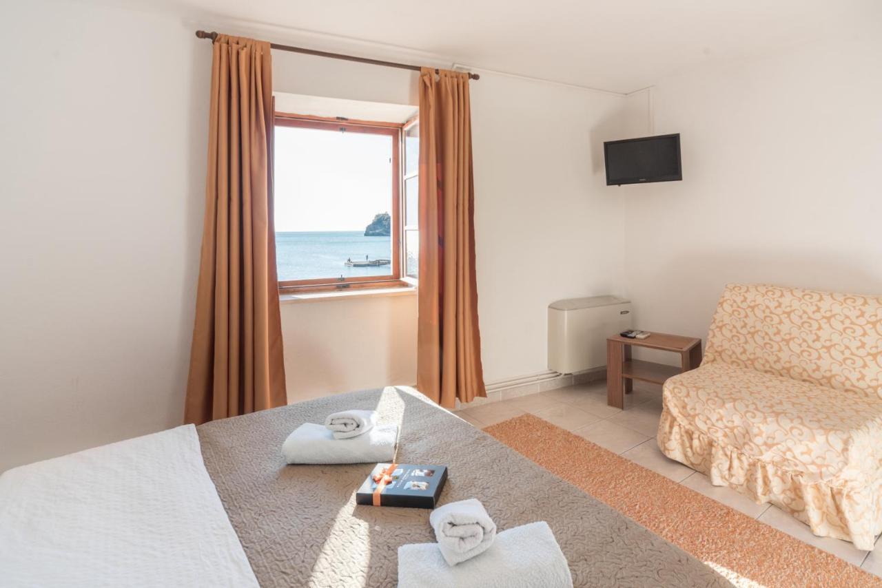 R Club Apartments Old Town Budva Luaran gambar