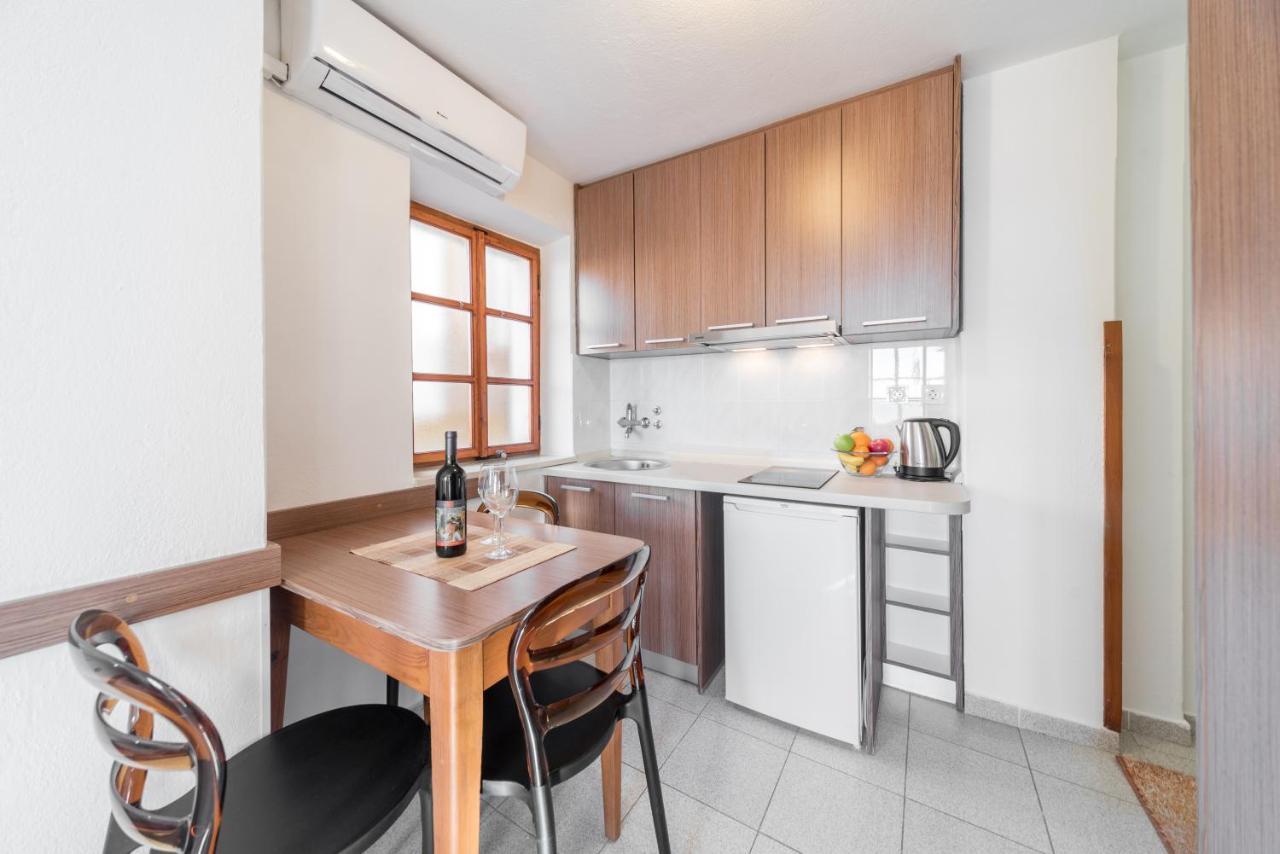 R Club Apartments Old Town Budva Luaran gambar