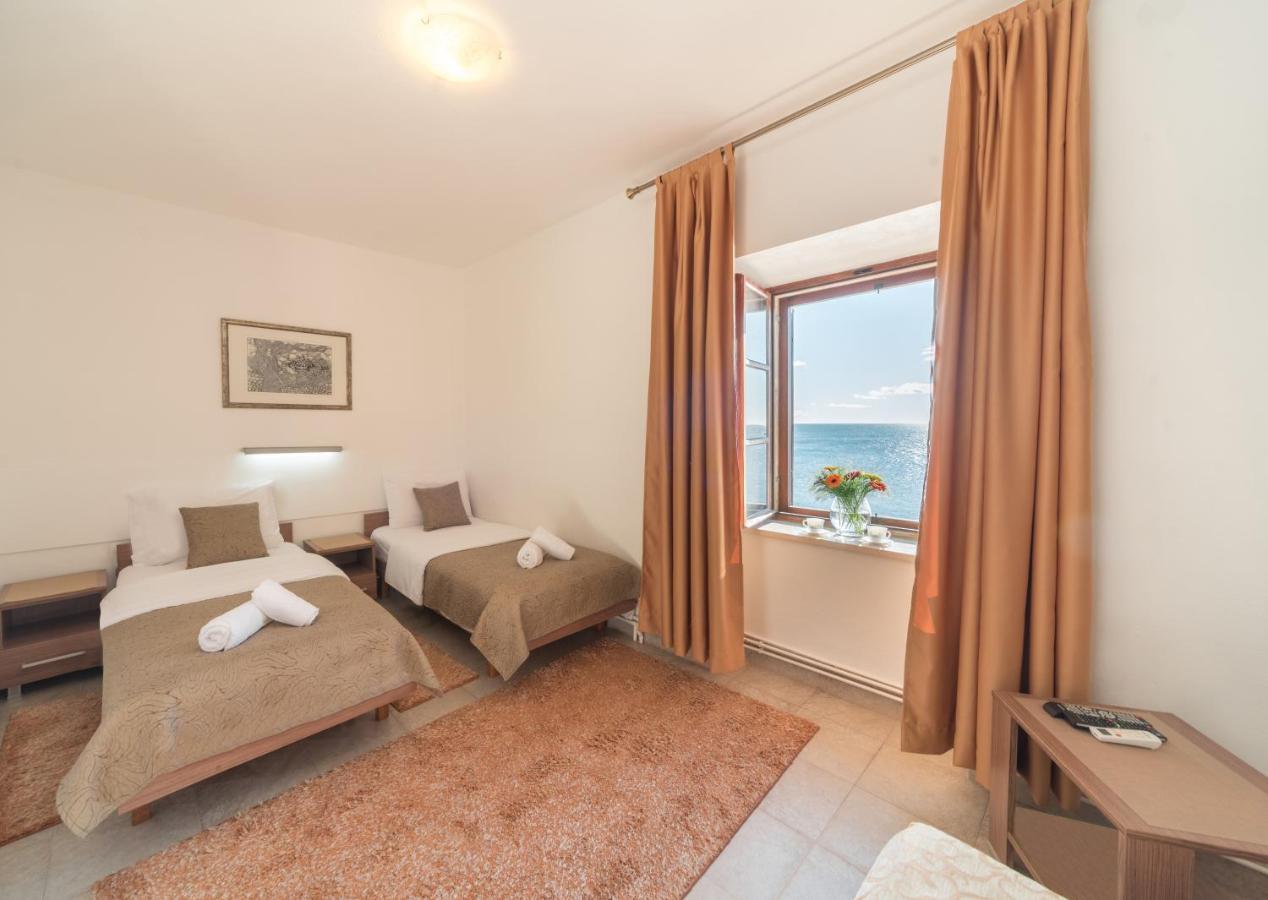 R Club Apartments Old Town Budva Luaran gambar