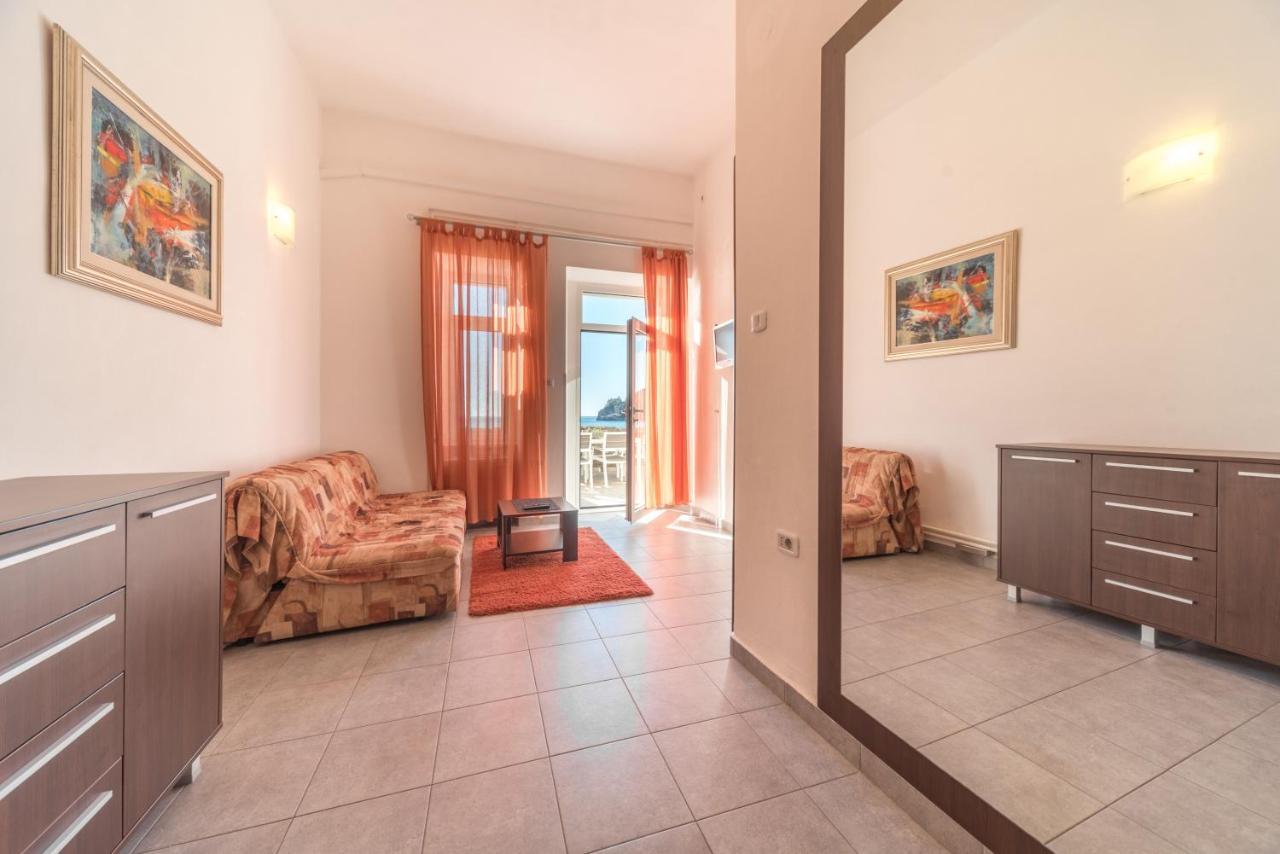 R Club Apartments Old Town Budva Luaran gambar