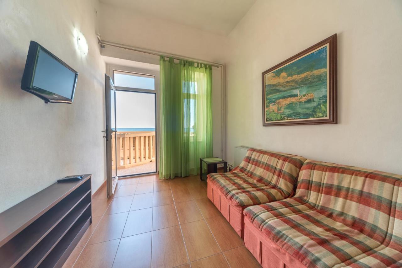 R Club Apartments Old Town Budva Luaran gambar