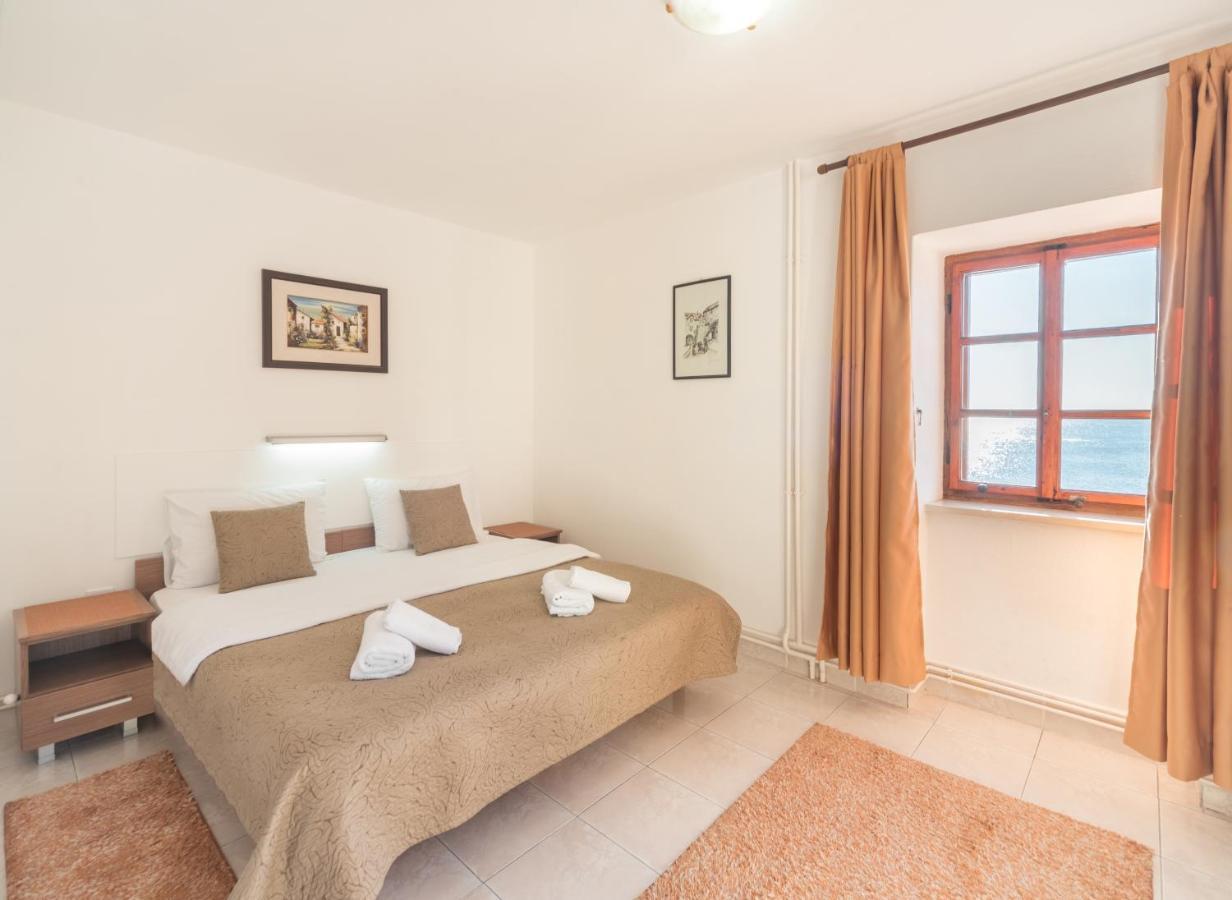 R Club Apartments Old Town Budva Luaran gambar