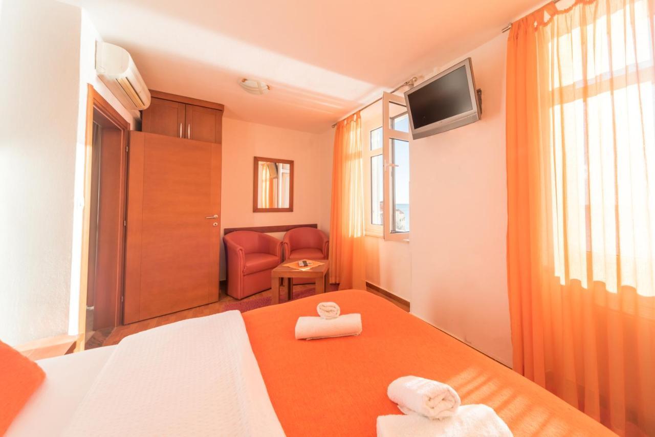 R Club Apartments Old Town Budva Luaran gambar