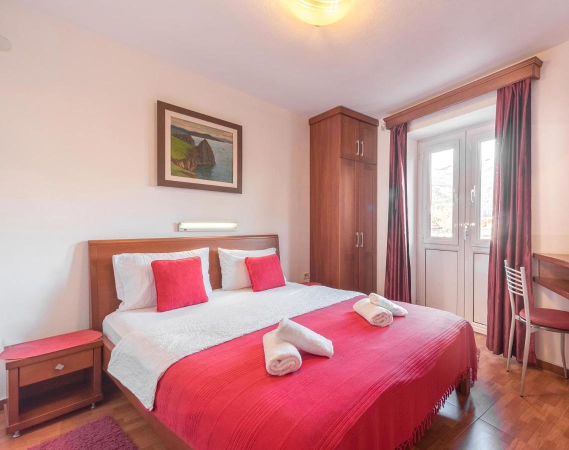 R Club Apartments Old Town Budva Luaran gambar